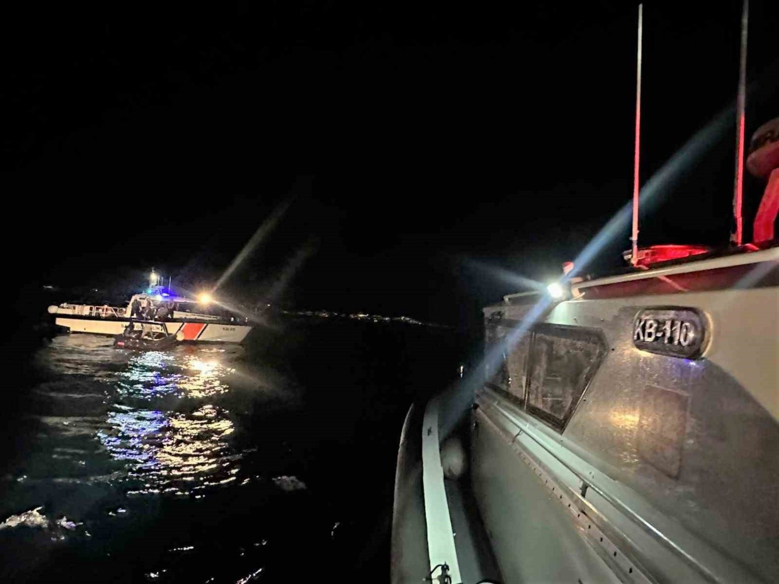 bodrum-aciklarinda-19-duzensiz-gocmen-kurtarildi