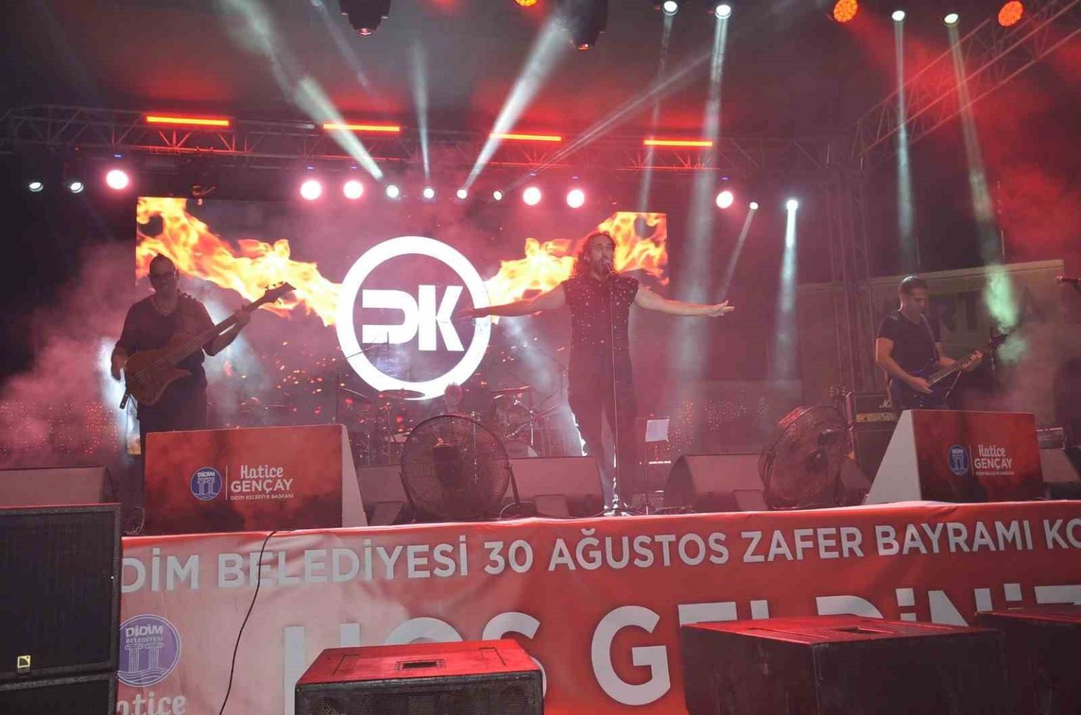 didimde-30-agustos-coskusu-konserle-kutlandi
