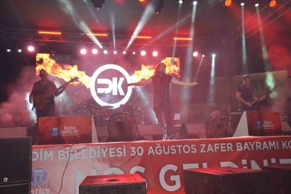 didimde-30-agustos-coskusu-konserle-kutlandi
