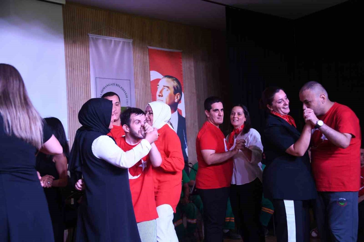 engelli-bireylerden-ozel-zafer-kutlamasi
