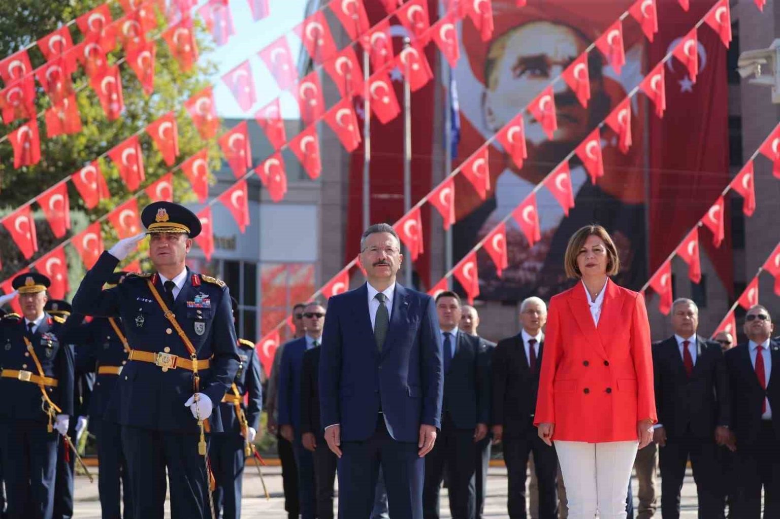 eskisehirde-zafer-bayrami-kutlamalari-basladi