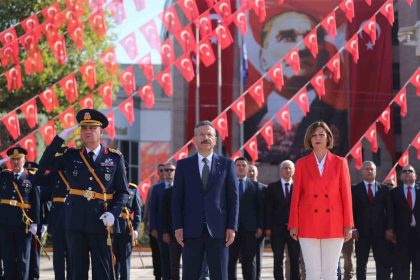 eskisehirde-zafer-bayrami-kutlamalari-basladi