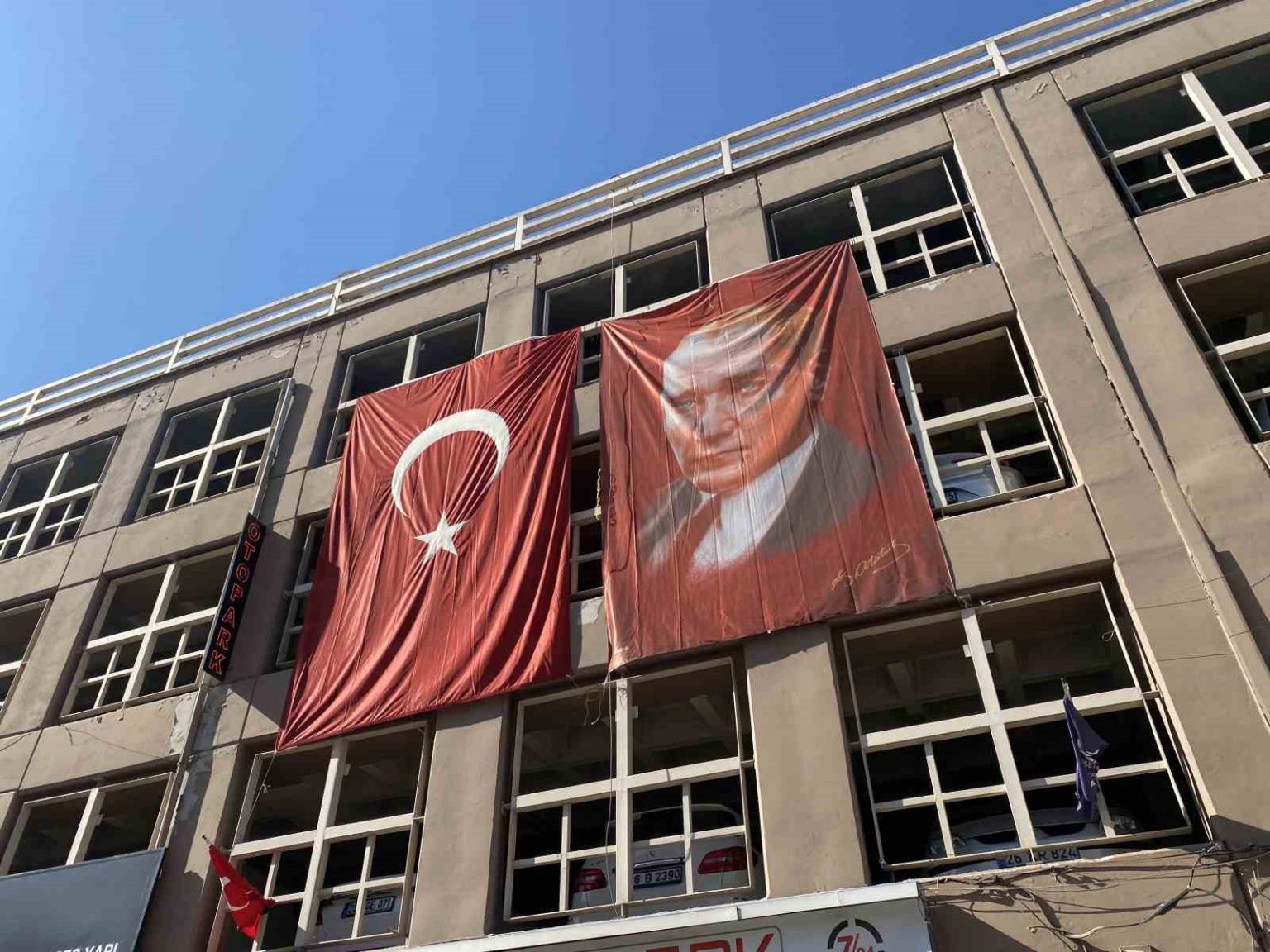 her-yer-turk-bayraklari-ile-suslendi