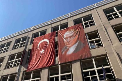 her-yer-turk-bayraklari-ile-suslendi