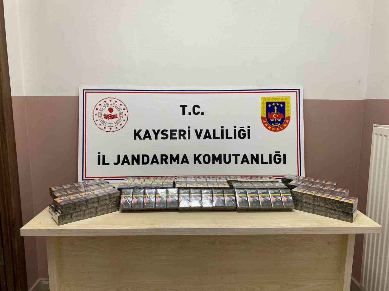 kayseride-3-farkli-tirdan-770-paket-kacak-sigara-ele-gecirildi