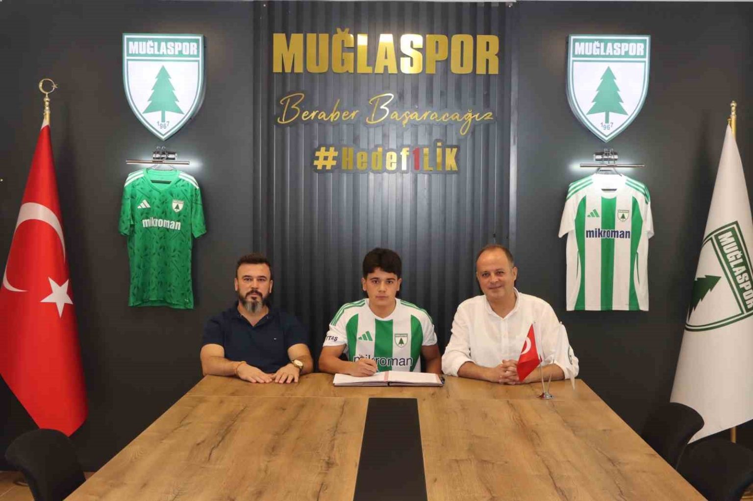 muglasporda-altyapidan-a-takima-simsek-imza-atti