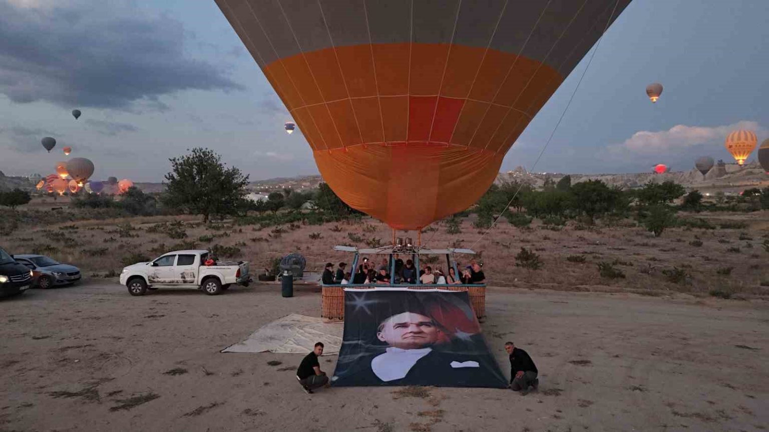 sicak-hava-balonlari-30-agustos-zafer-bayrami-icin-havalandi