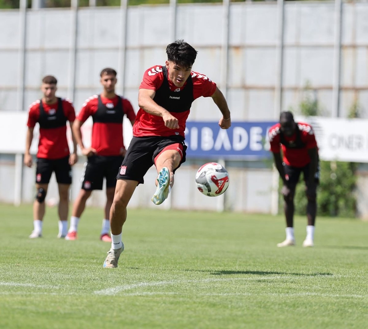 sivasspor-pendikspor-macina-hazir