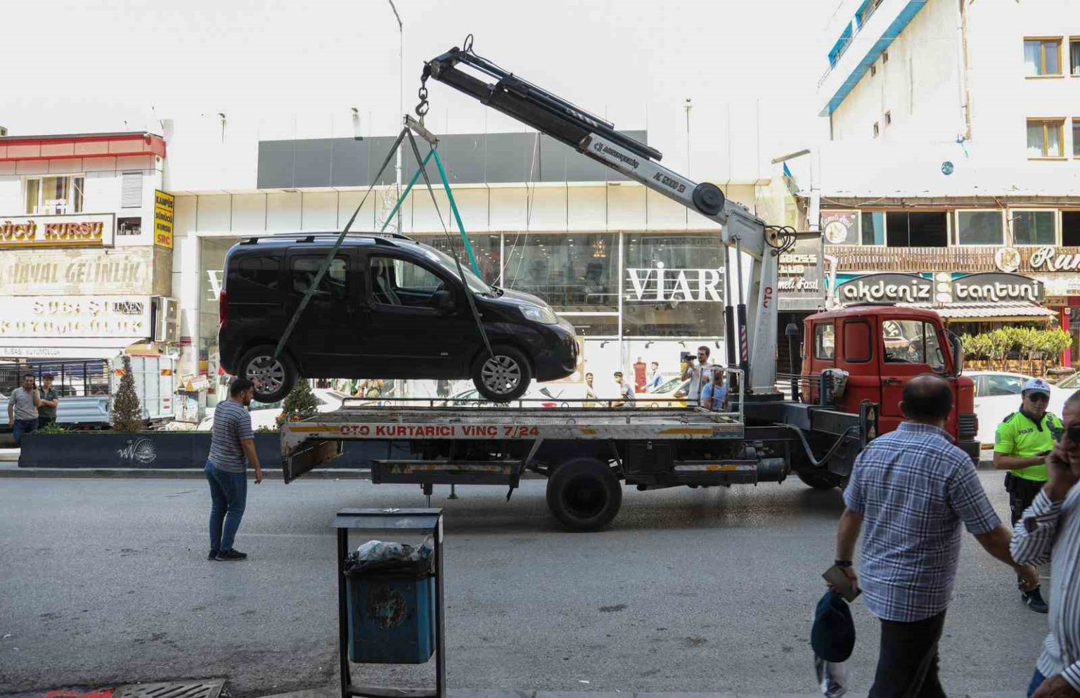 vanda-otobus-duraklari-engelli-rampalari-ve-yaya-gecitlerinde-siki-denetim