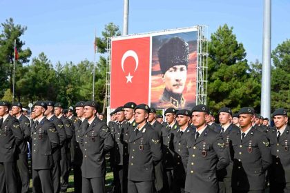astsubay-meslek-yuksekokulu-diploma-ve-sancak-devir-teslim-toreni-duzenlendi