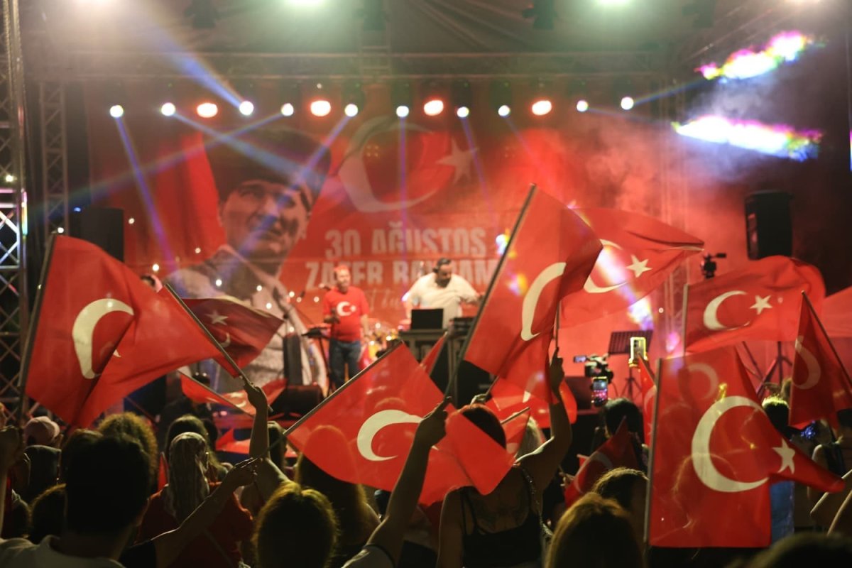atakumda-zafer-bayrami-coskusu