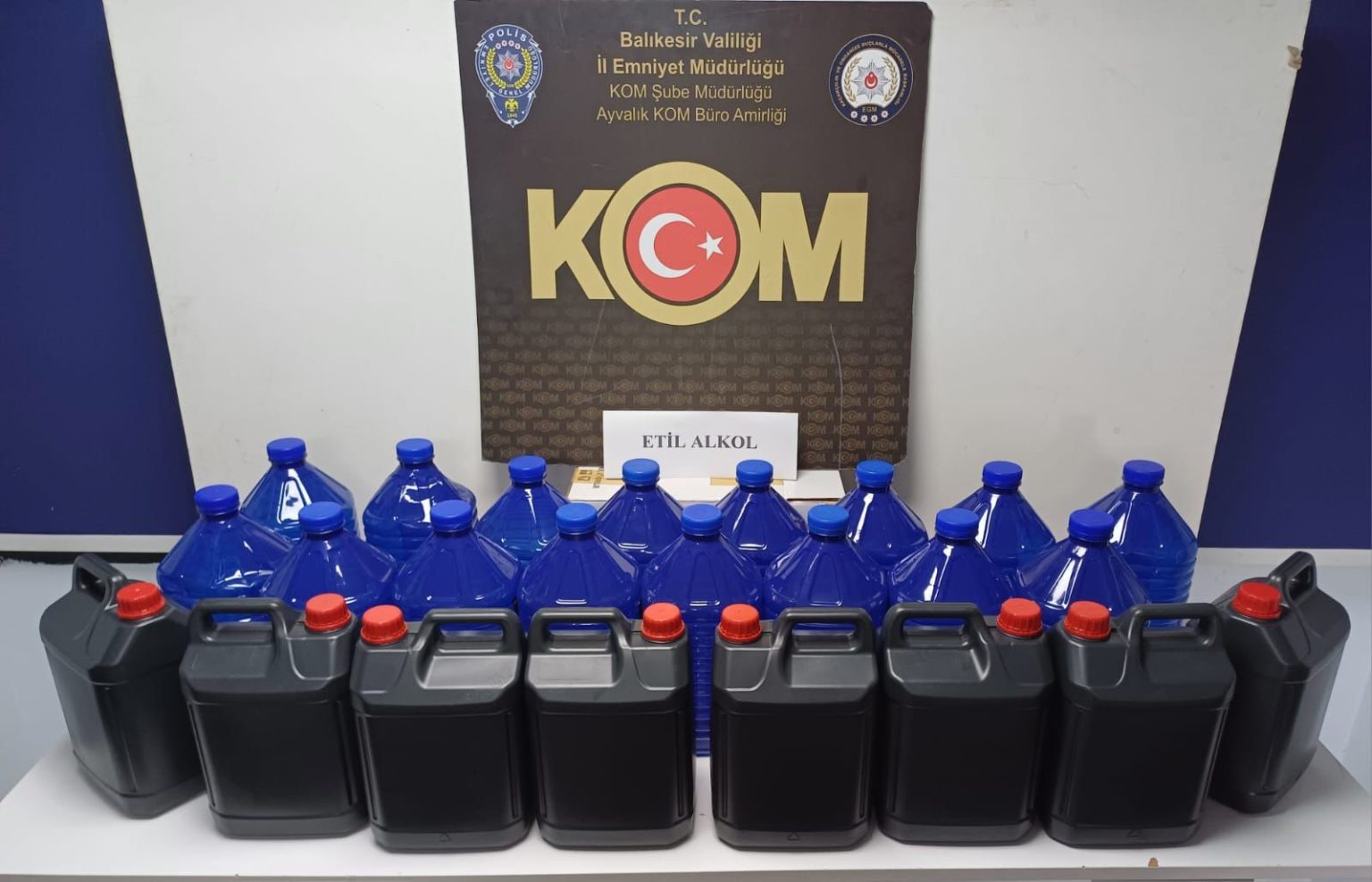 ayvalikta-120-litre-etil-alkol-ele-gecirildi