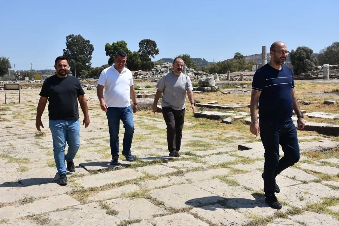 baskan-zencirci-magnesia-antik-kenti-calismalarini-inceledi