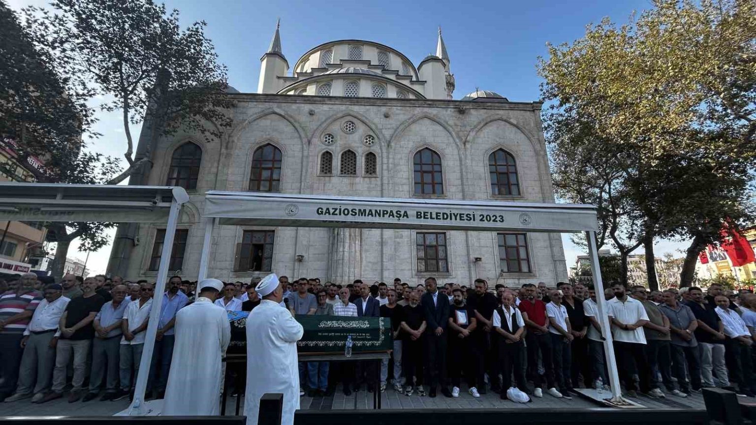 bogazici-universitesinde-oldurulen-15-yasindaki-hilal-son-yolculuguna-ugurlandi