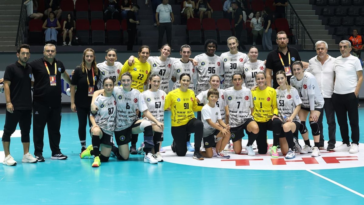 buyuksehir-hentbol-takimi-finalde