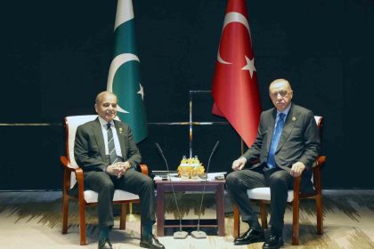 cumhurbaskani-erdogan-pakistan-basbakani-serif-ile-gorustu
