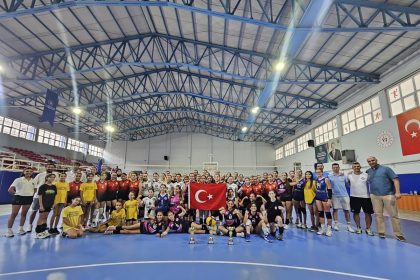germencikte-zafer-kupasi-voleybol-turnuvasi-duzenlendi