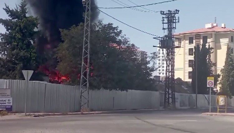 malatyada-santiyede-korkutan-yangin