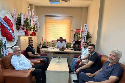 saglik-sen-heyeti-silopi-devlet-hastanesi-muduru-ile-bir-araya-geldi