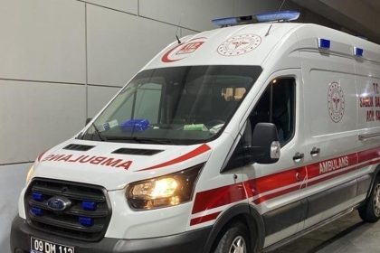 surucusunun-direksiyon-hakimiyetini-kaybettigi-otomobil-takla-atti-4-yarali