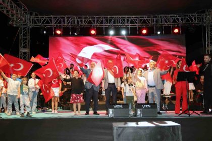 talasta-zafer-haftasi-turkulerle-taclandi