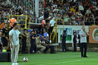 trendyol-super-lig-corendon-alanyaspor-0-besiktas-0-mac-devam-ediyor