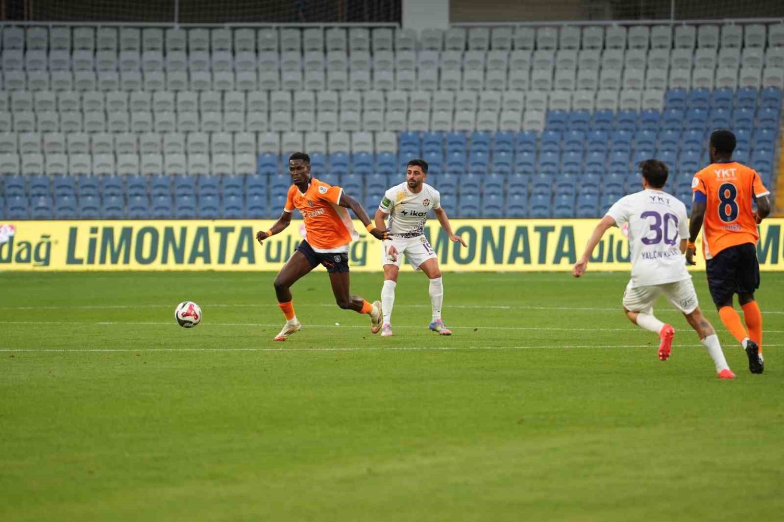 trendyol-super-lig-rams-basaksehir-0-eyupspor-0-mac-devam-ediyor