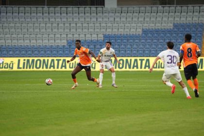 trendyol-super-lig-rams-basaksehir-0-eyupspor-0-mac-devam-ediyor