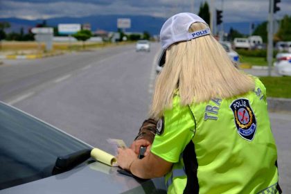 160-arac-trafikten-men-edildi-19-surucuye-alkolden-islem-yapildi