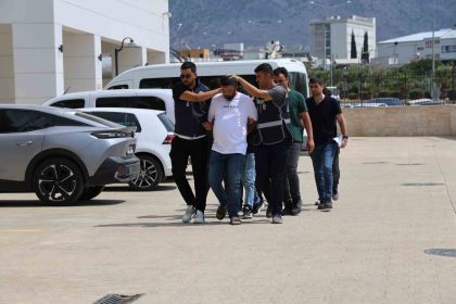 3-gunde-2-defa-is-yerini-kusunlamislardi-terlikli-sebeke-polis-operasyonuyla-yakalandi