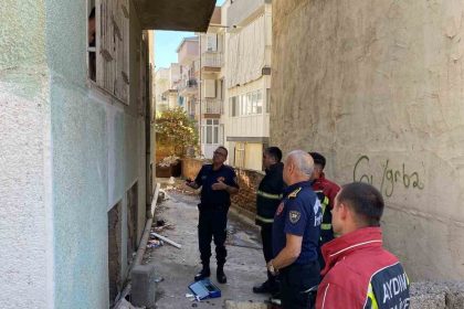apartmanlarin-arasindan-yukselen-dumanlar-ekipleri-harekete-gecirdi