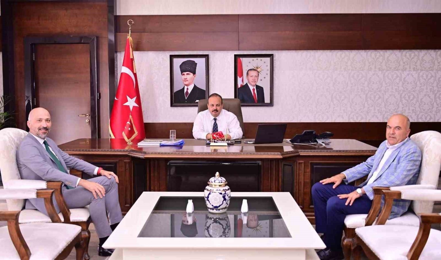 baskan-arikan-vali-canbolat-ile-bir-araya-geldi