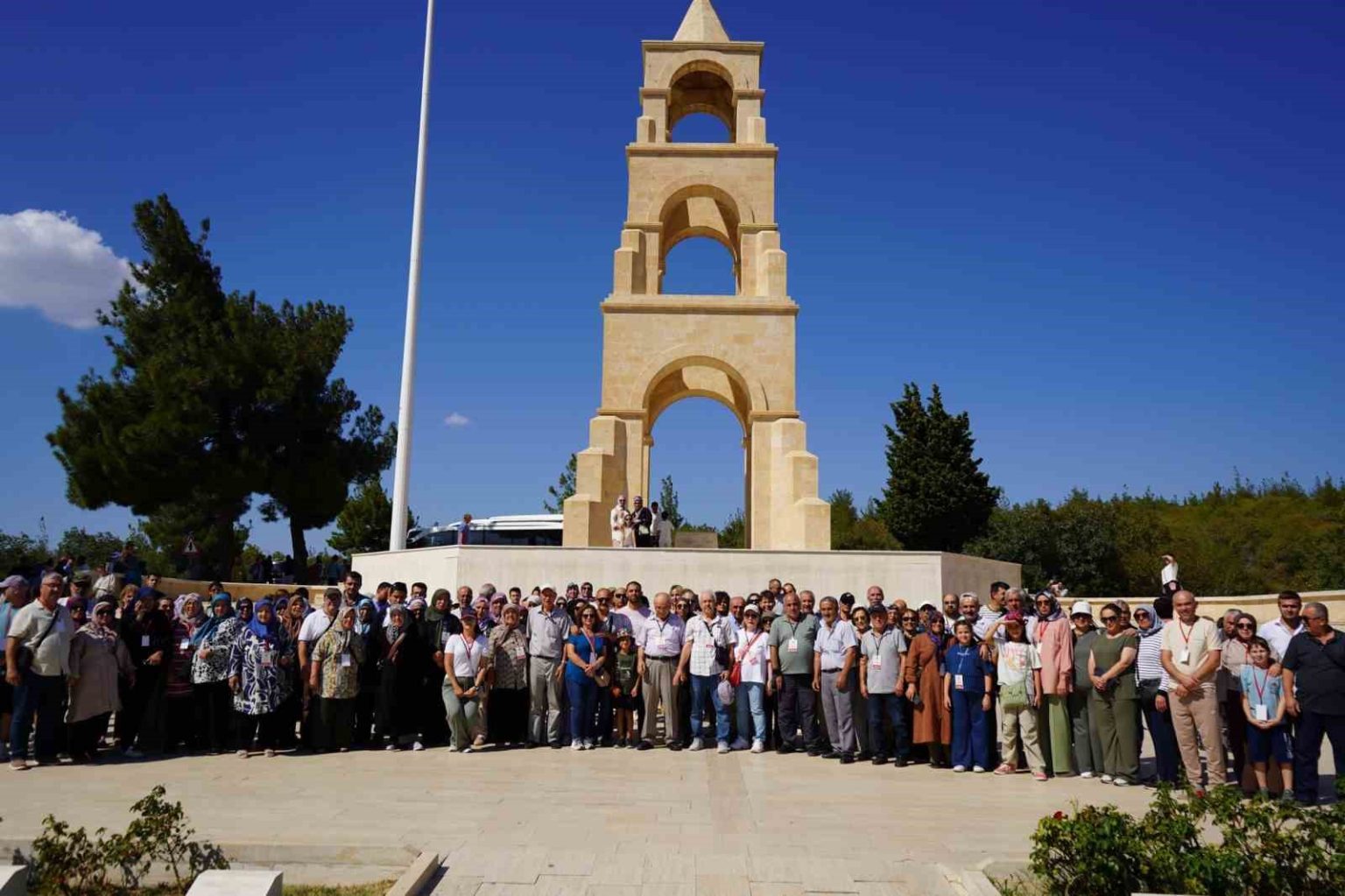bilecik-belediyesinden-vatandaslara-canakkale-gezisi