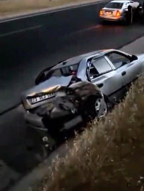 elazigda-trafik-kazasi-3-yarali