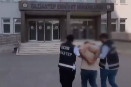 gaziantepte-3-tabanca-ile-2-adet-otomatik-av-tufegi-ele-gecirildi-1-gozalti