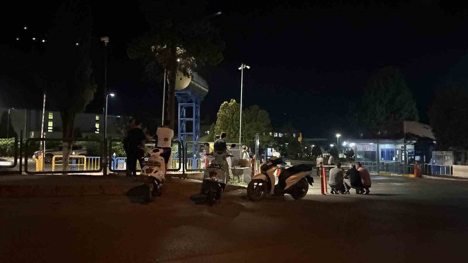 iki-celik-boru-arasina-sikisan-isci-hayatini-kaybetti