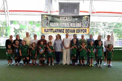 kadin-futboluna-tam-destek
