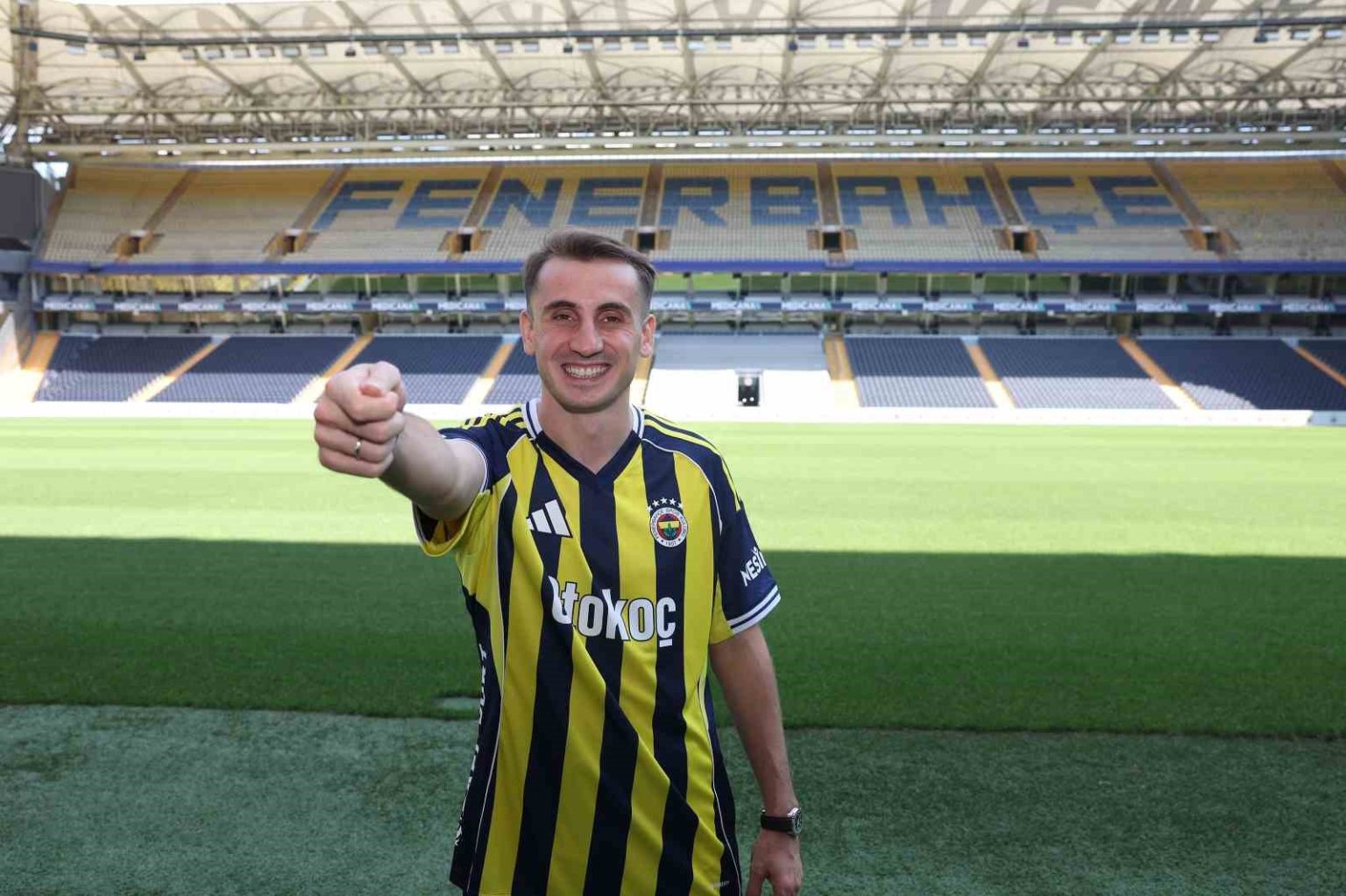 kerem-akturkoglu-fenerbahce-ile-4-yillik-sozlesme-imzaladi