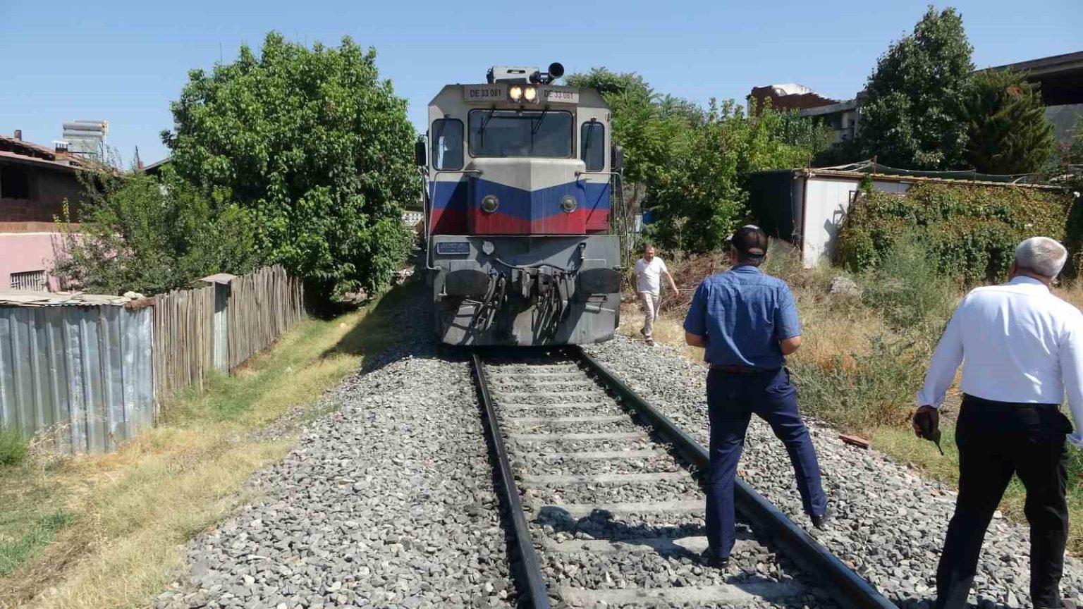 malatyada-yuk-treni-yayaya-carpti-1-agir-yarali