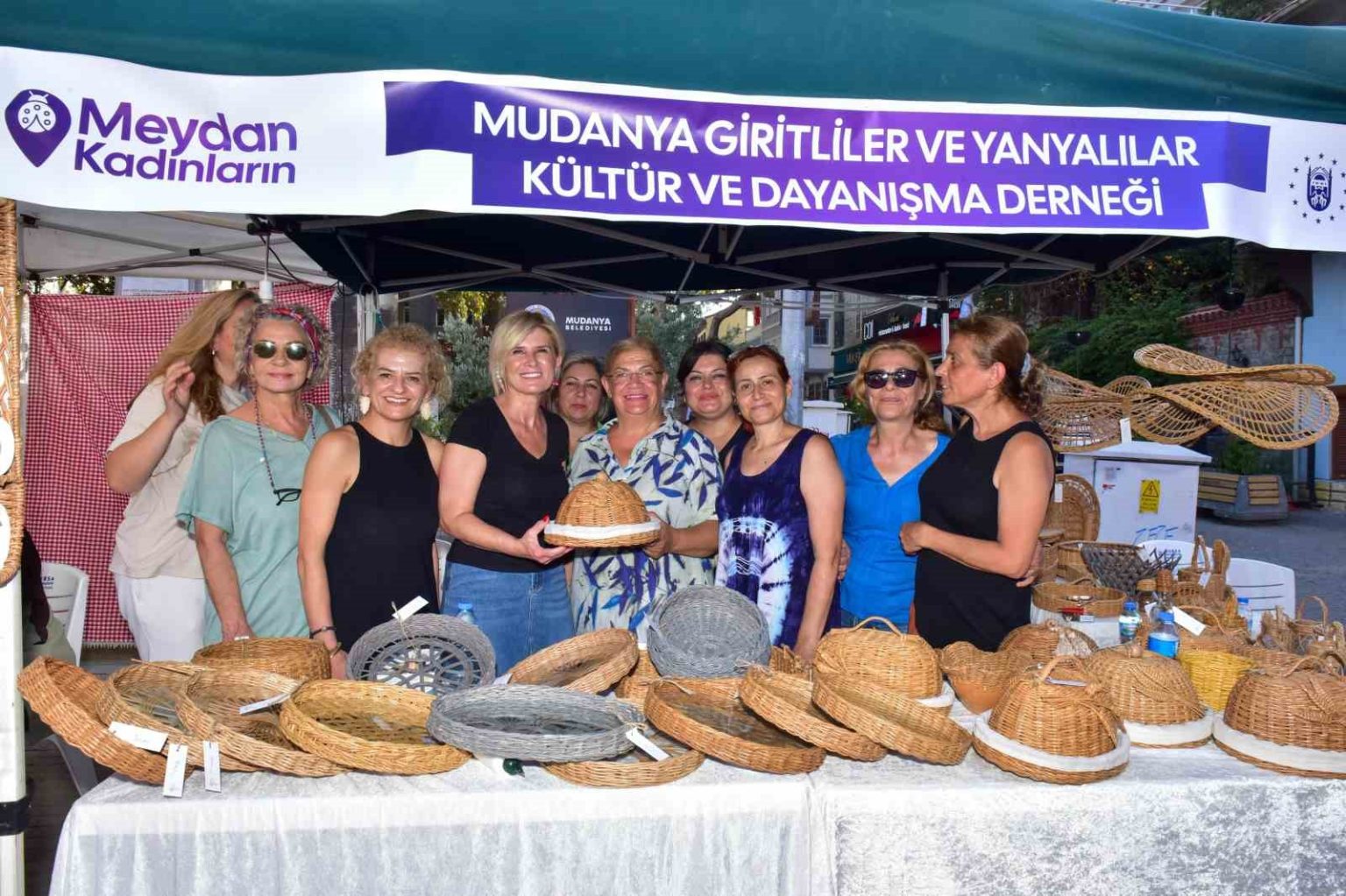 mudanyada-meydan-kadinlarin