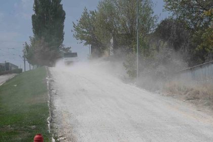 ozel-baksandaki-alt-yapi-calismalari-sonrasi-yollar-toz-duman