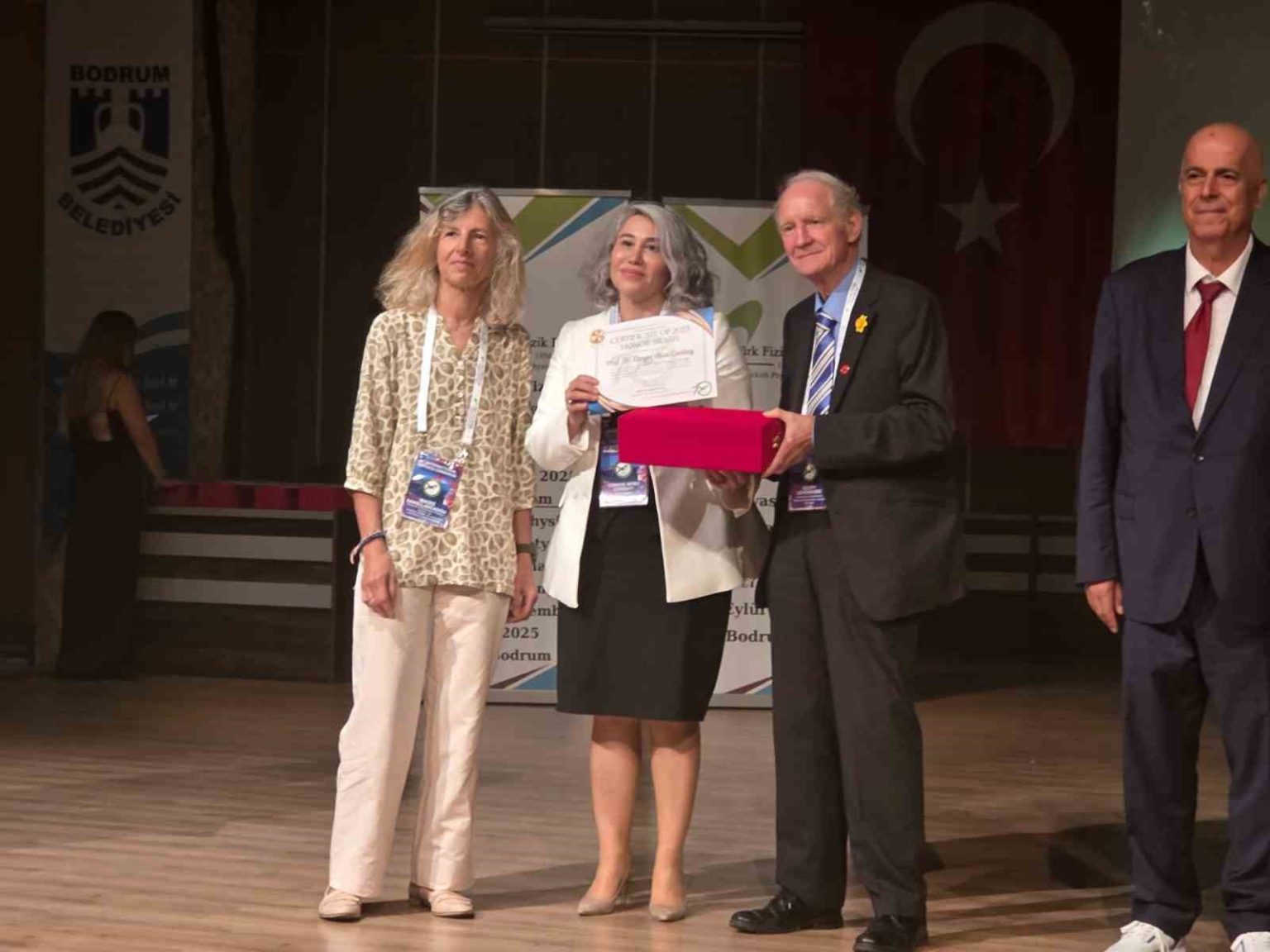 prof-dr-canbay-onur-odulune-layik-goruldu