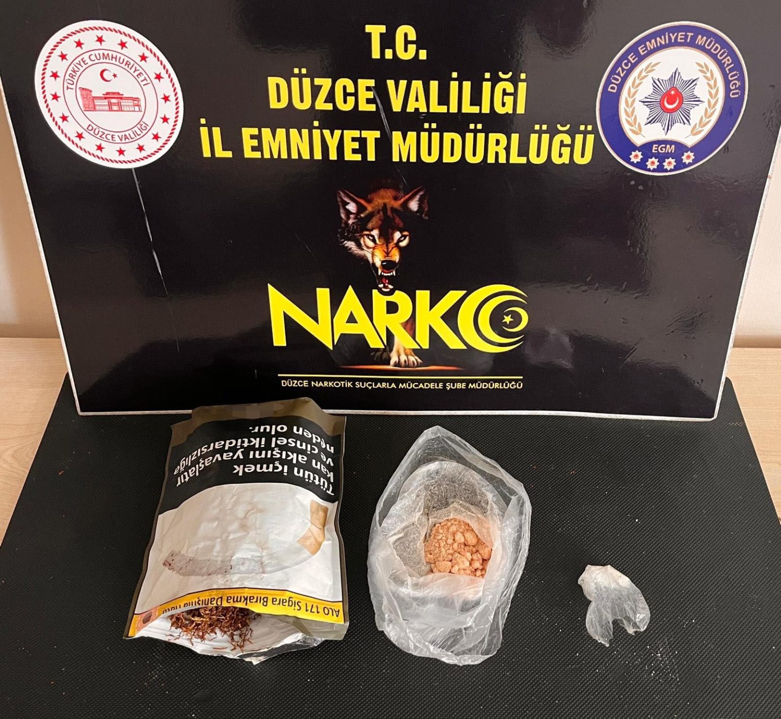 tutun-paketinden-uyusturucu-cikti