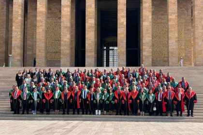 yargitay-uyeleri-adli-yilin-acilisi-dolayisiyla-anitkabiri-ziyaret-etti
