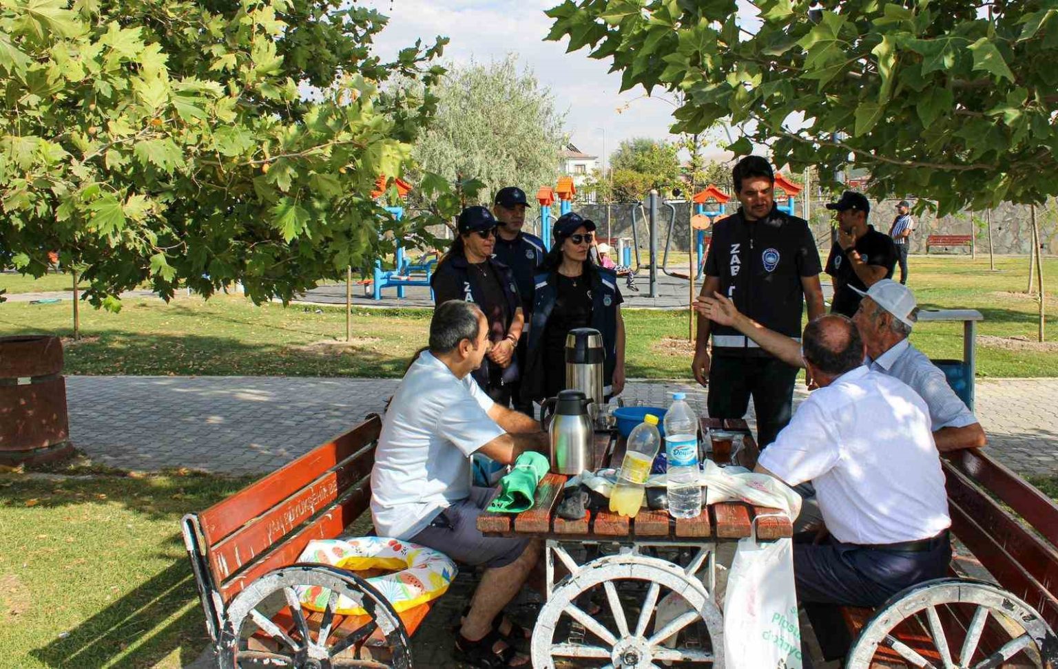 zabita-ekiplerinden-hafta-sonu-piknikcilerine-cop-denetimi