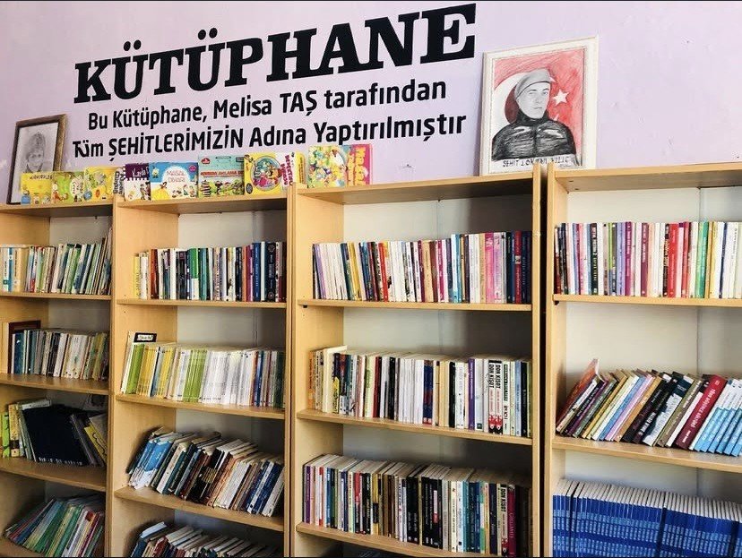 23-yasindaki-melisa-10-kutuphane-kurdu