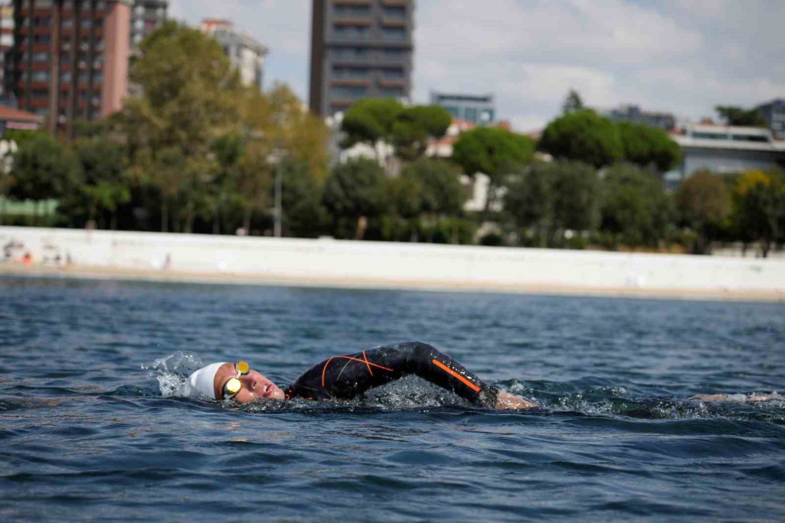 30-agustos-zafer-bayraminda-irem-sonmezden-30-saatlik-tarihi-yuzus