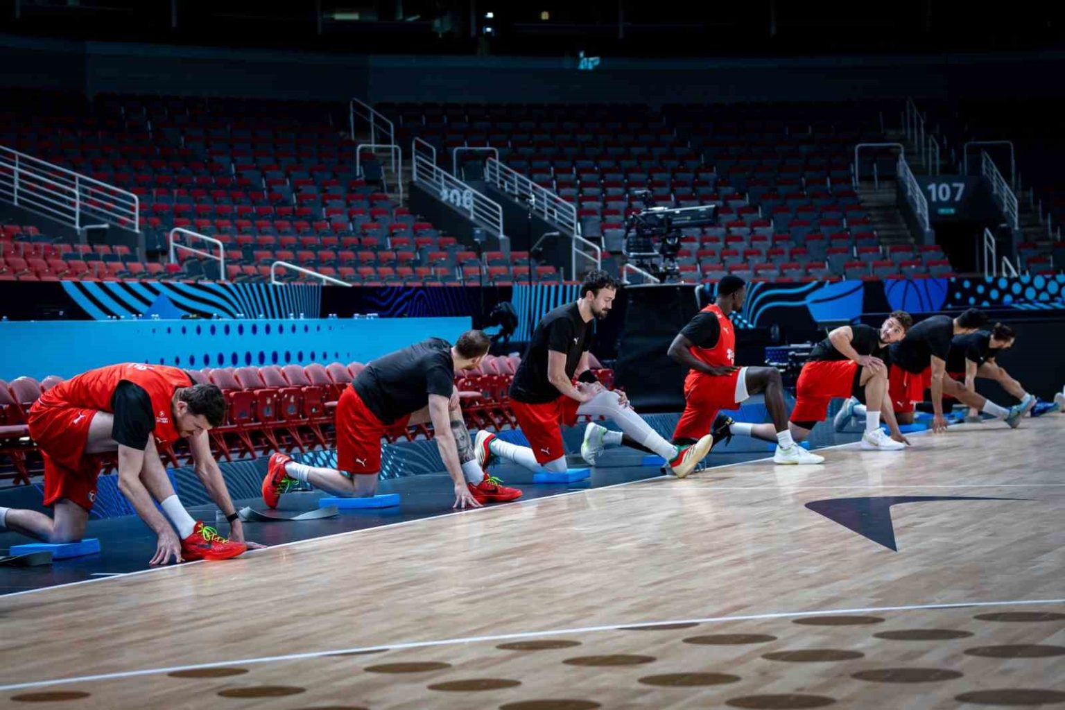 a-milli-erkek-basketbol-takimi-sirbistan-maci-hazirliklarini-surdurdu