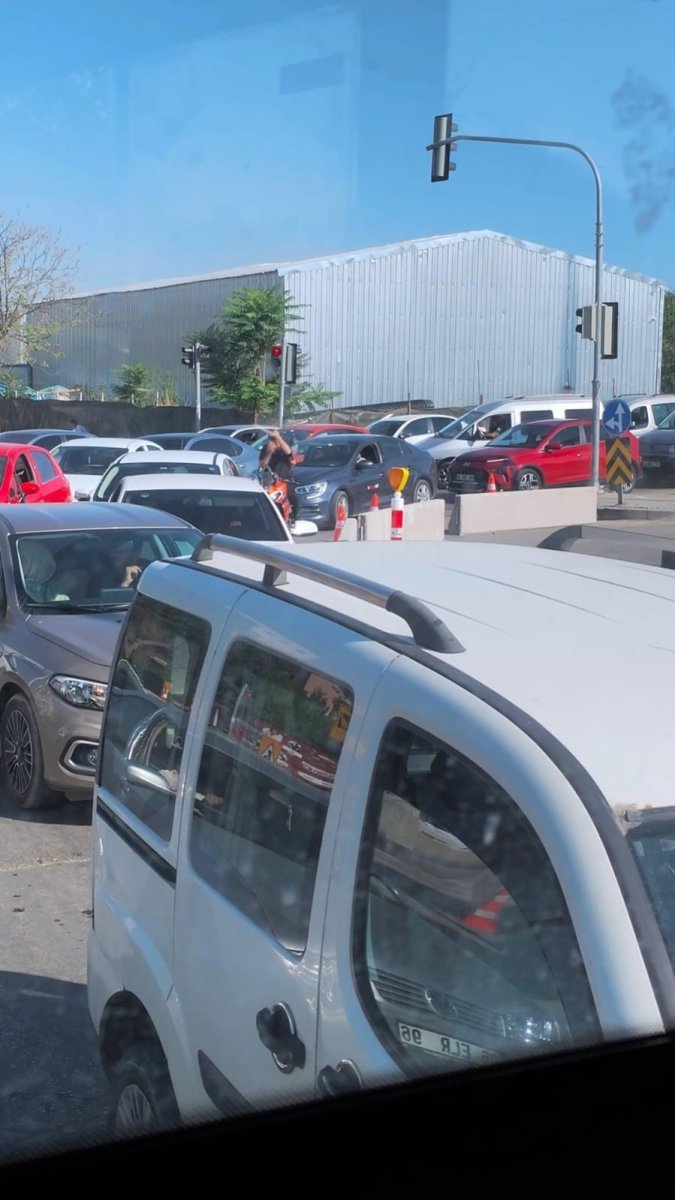 ankarada-bicakli-trafik-kavgasi-kameraya-yansidi