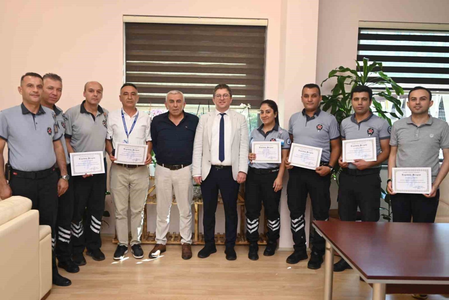 arkadasinin-yeni-dogan-bebegini-posete-koyup-kacirmaya-calisirken-yakalandi